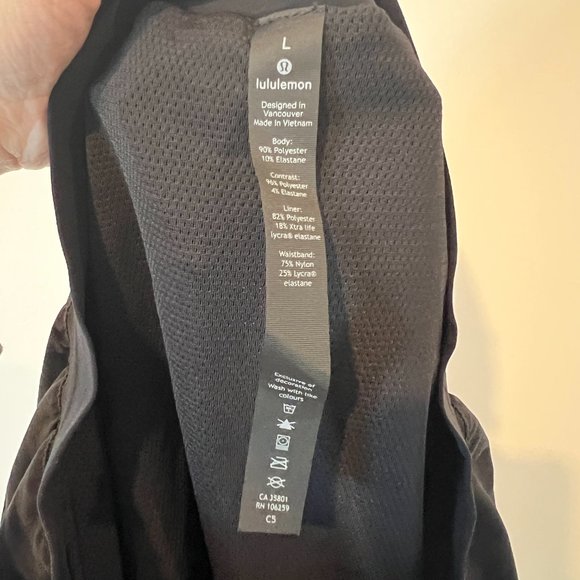 Lululemon Men's Namaste at the Beach Lined‎ Shorts Black and Gray - Picture 6 of 8